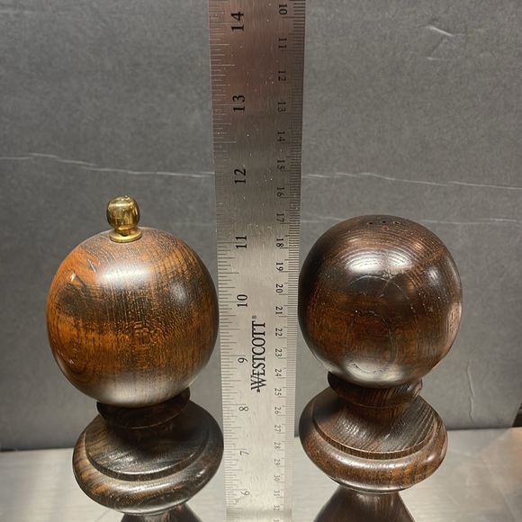 Wood salt and pepper shaker grinder - Picture 3 of 5